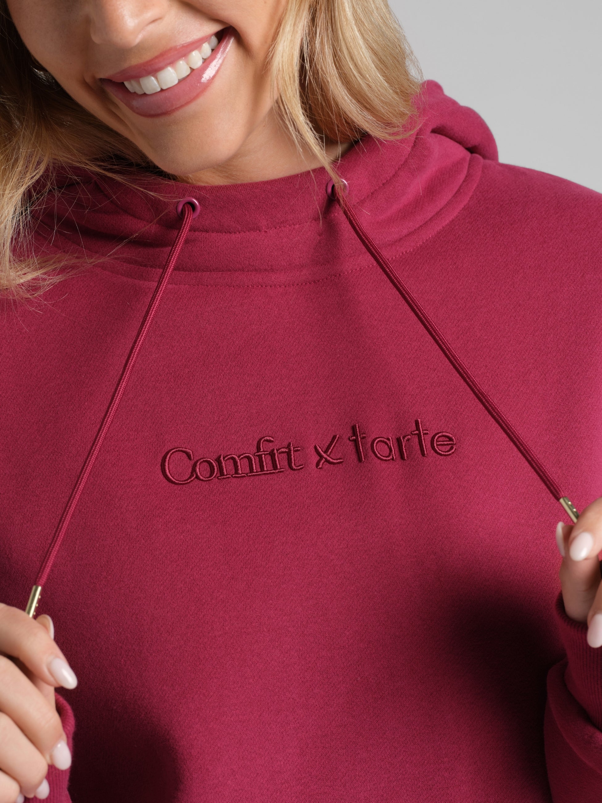 Comfrt x tarte Airplane Mode Travel Hoodie - Image 16