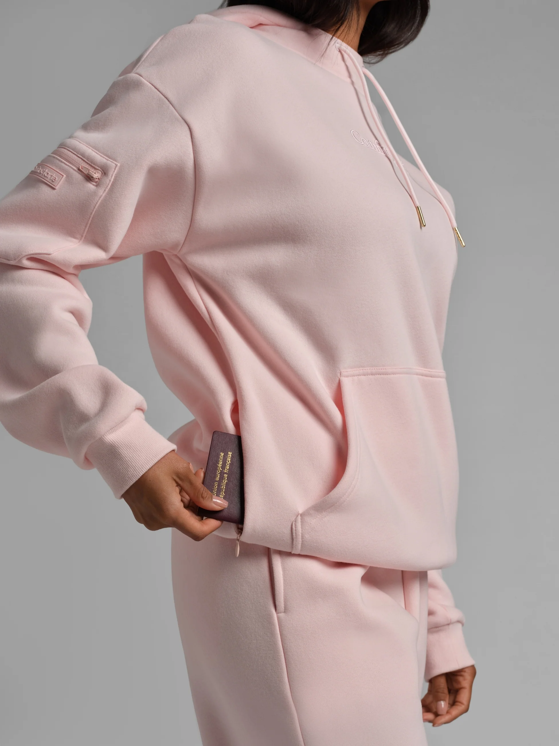 Comfrt x tarte Airplane Mode Travel Hoodie - Image 23