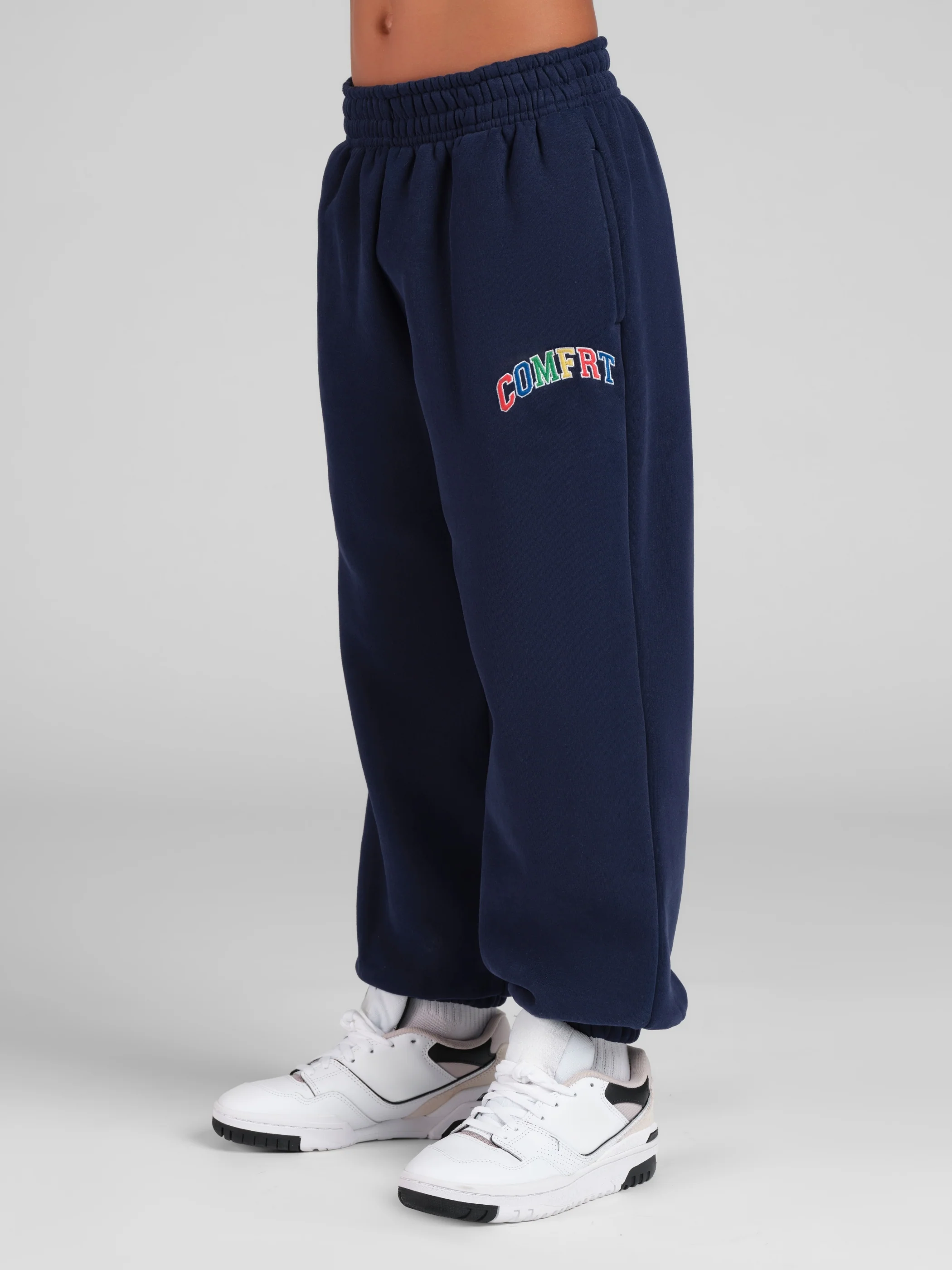Varsity Kids Logo Sweatpants - Image 18