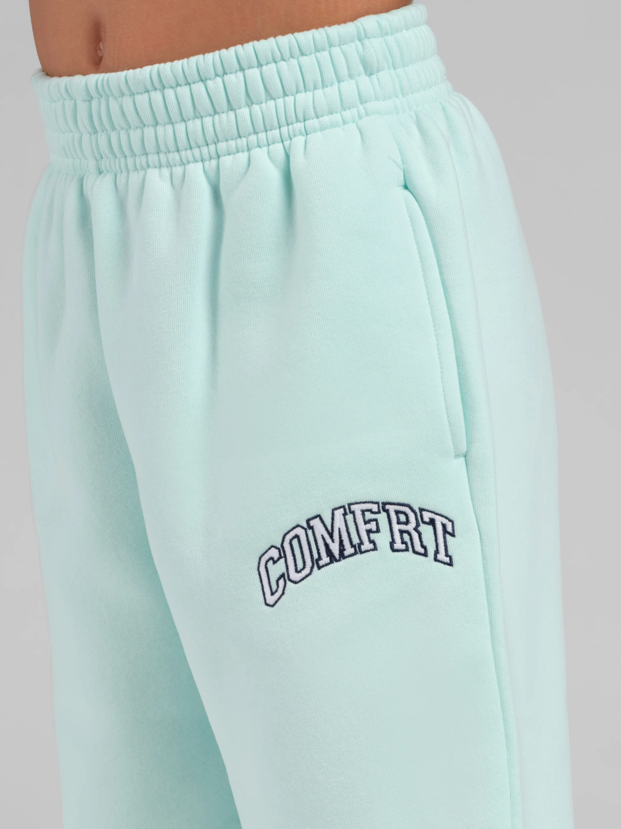 Varsity Kids Logo Sweatpants - Image 25