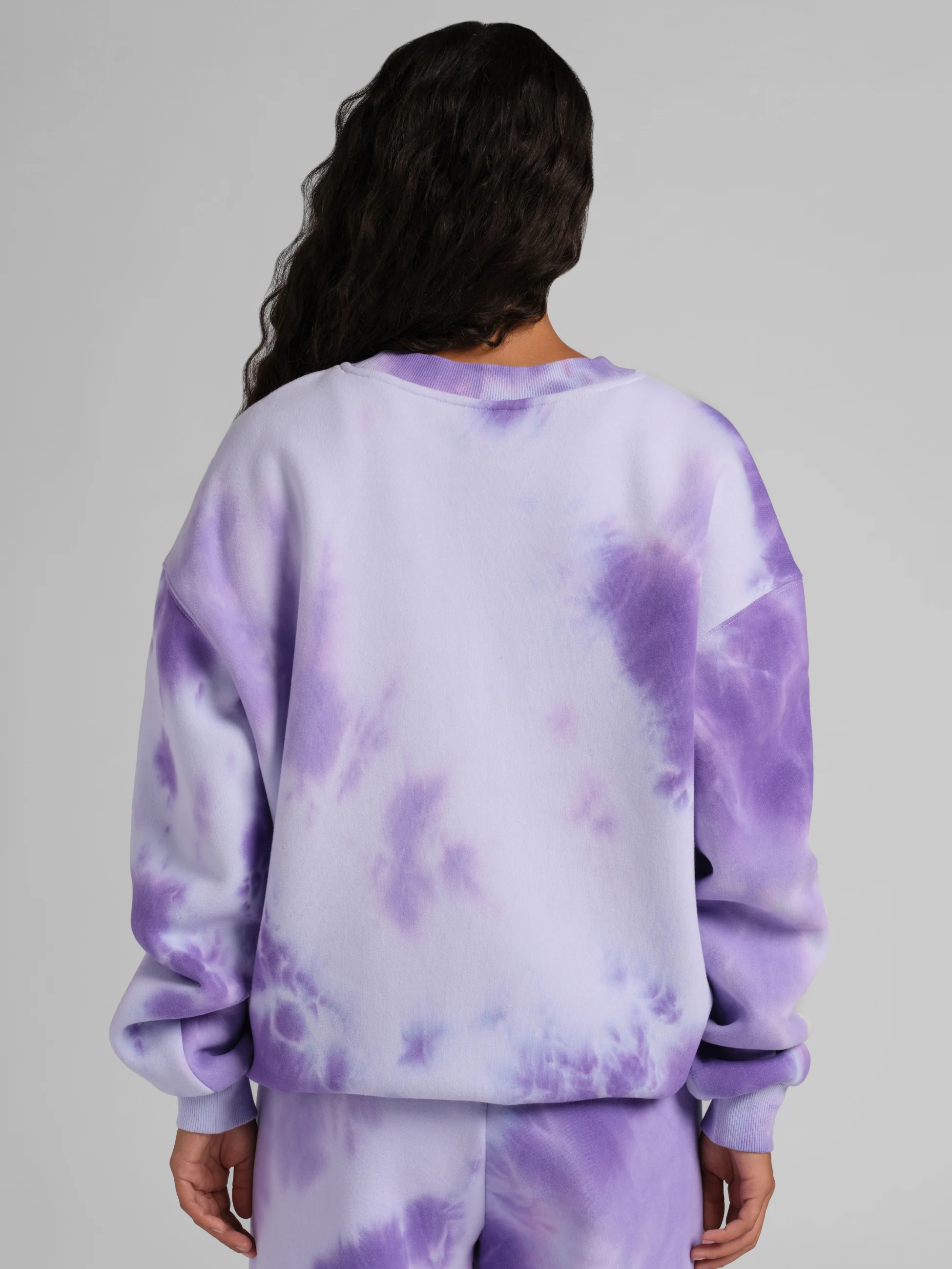 Minimalist Crew - Image 21